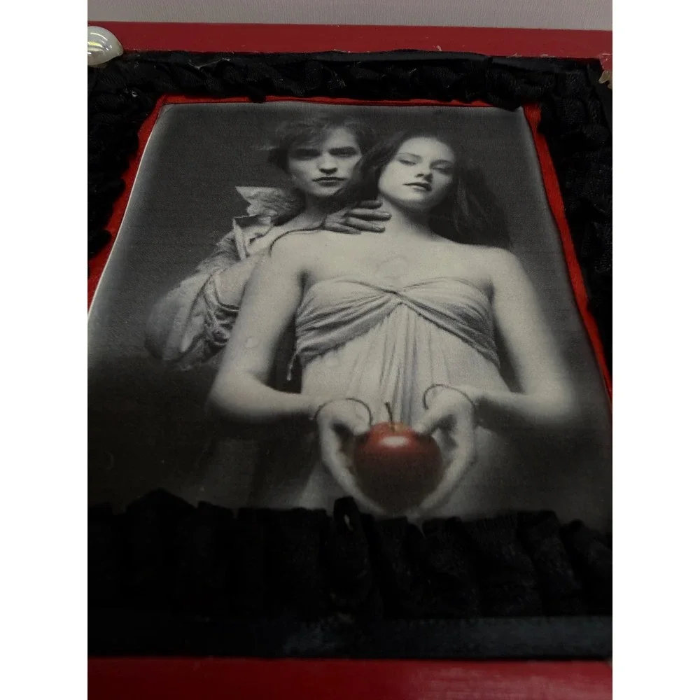 Twilight Saga Edward Bella Wooden Jewelry Trinket Box Red Black Gothic Decor 6x6